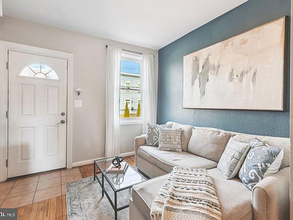 4th image of 1116 Princess St