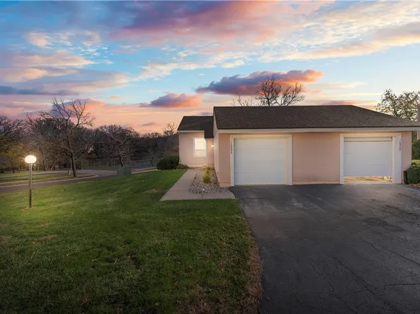 10990 Rosehill Rd, Overland Park, KS 66210
