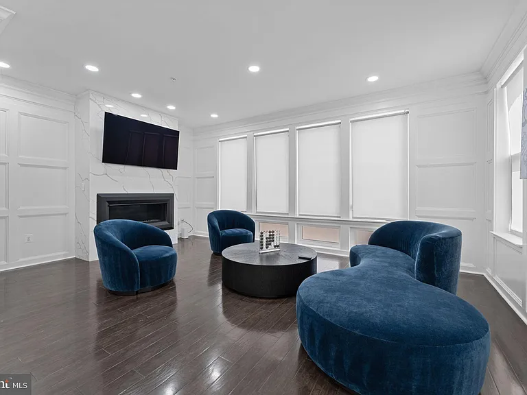 515 Riversail Ln — Photo 5