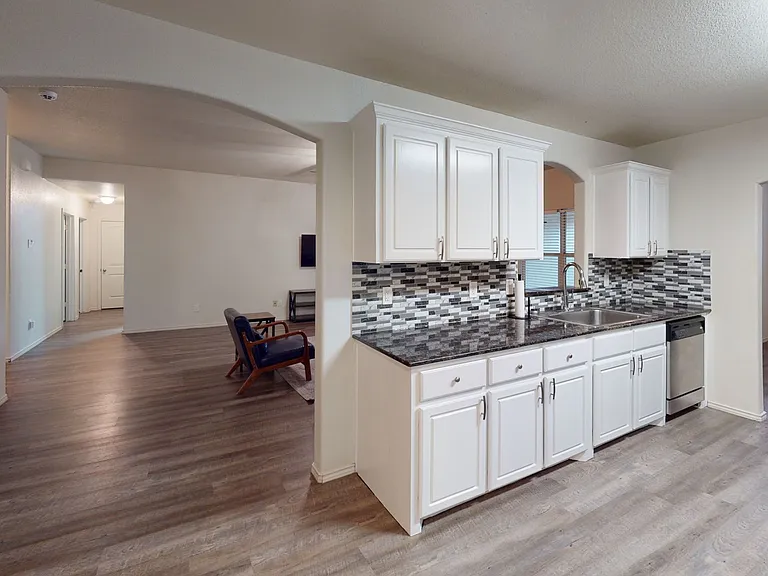 2703 Tara Dr — Photo 5