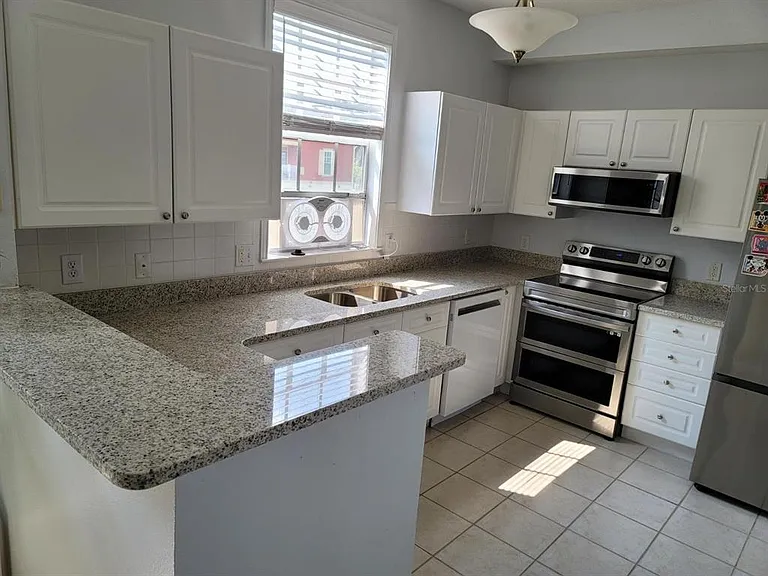 265 Goldenrain Dr #265 — Photo 4
