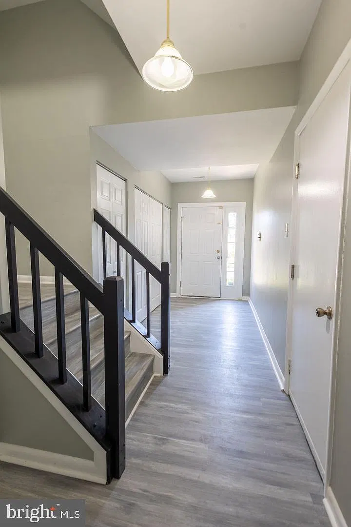 3 bed, 2.5 bath, 1812 sqft, $2,700 — Photo 4