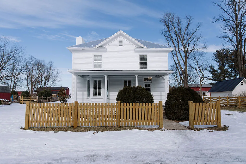 8529 Main St — Photo 2