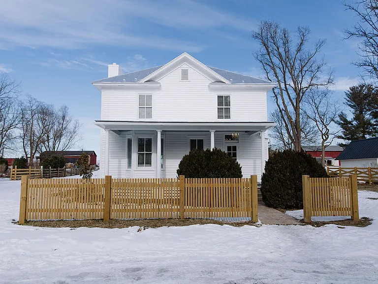 8529 Main St — Photo 2