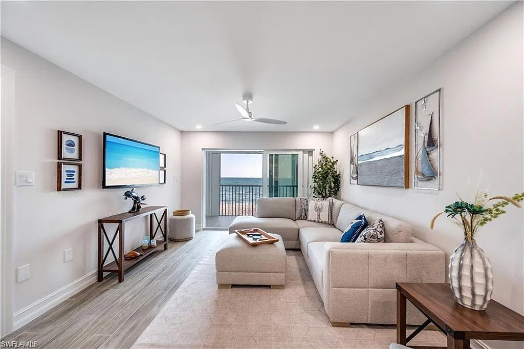 2 bed, 2.0 bath, 1058 sqft, $8,200 — Photo 4