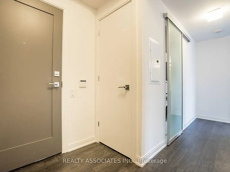 42 Charles St E #1304 — Photo 9