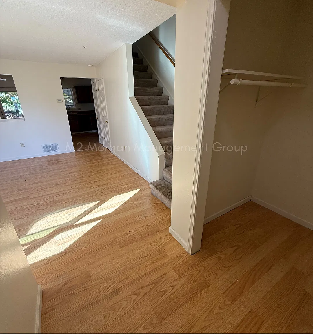 41-43 Downey Dr - 41 — Photo 2