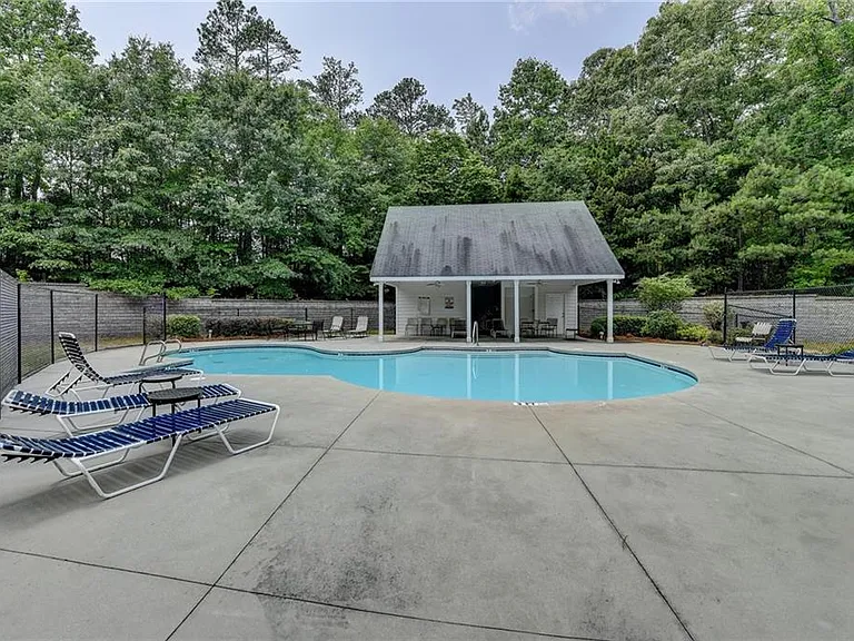 3187 Mill Springs Cir — Photo 27