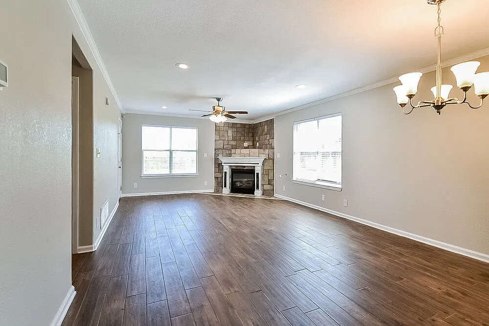 3 bed, 2.5 bath, 1527 sqft, $1,770 — Photo 4