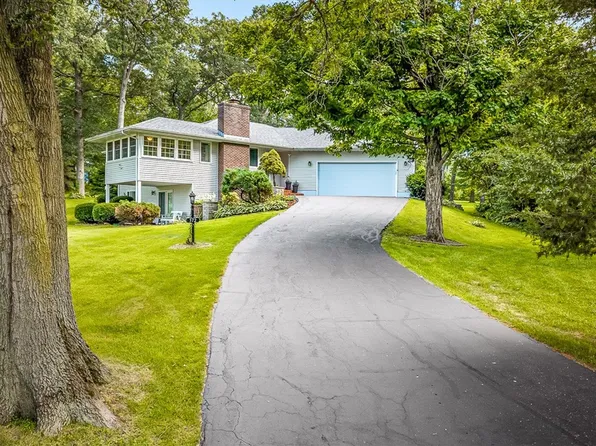 572 Baintree Rd, Davis, IL 61019
