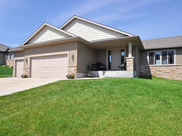 4093 Cedarwood Rd NE, Rochester, MN 55906