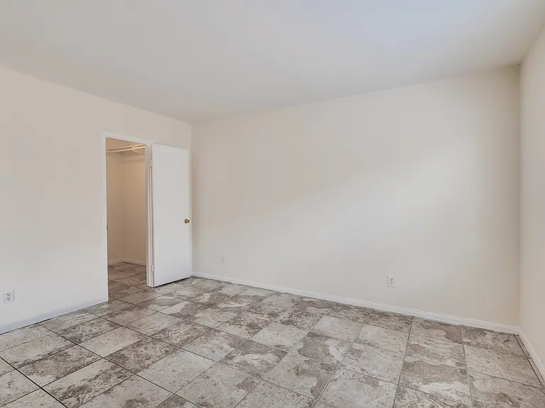 514 Grand Ave #D — Photo 16