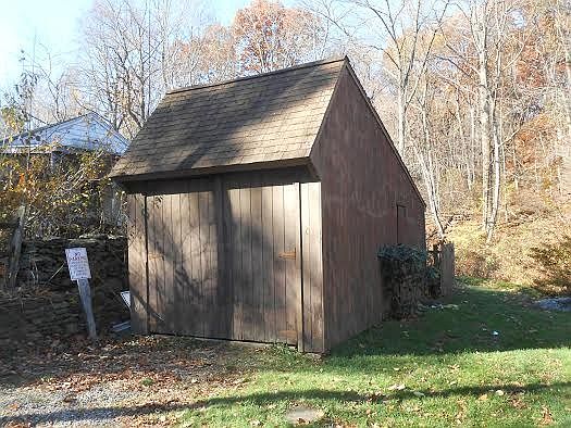 2nd image of 6181 Main St