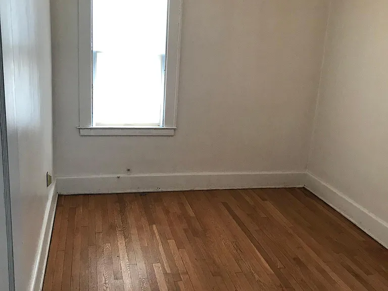 4187 Burns St — Photo 2