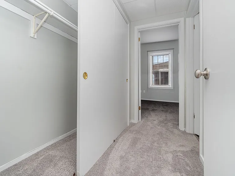 17 E High St — Photo 18