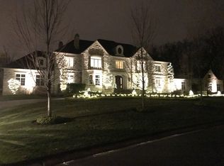 5534 Orchard Ridge Dr, Rochester, MI 48306