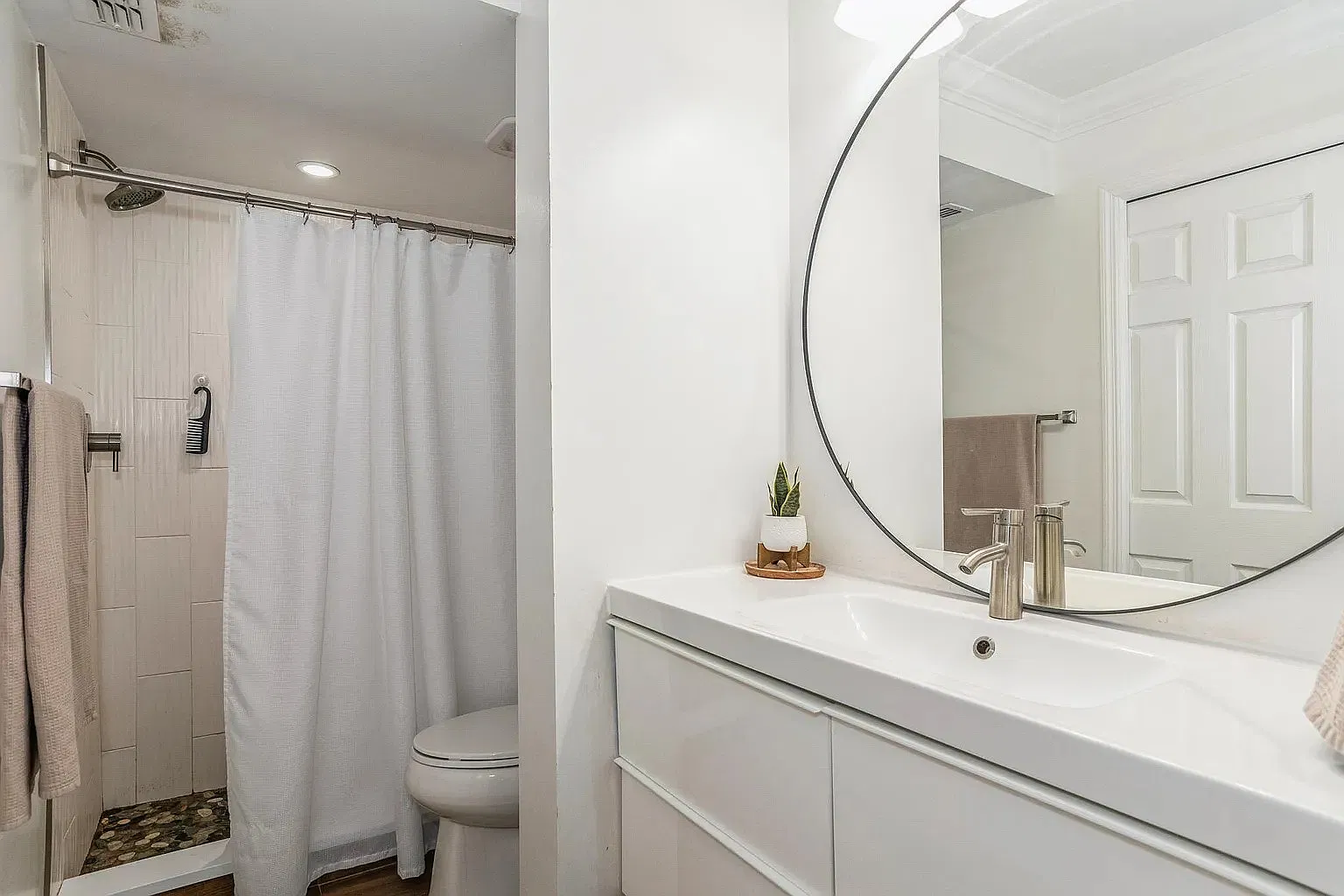 2 bed, 1085 sqft, $1,850 — Photo 1