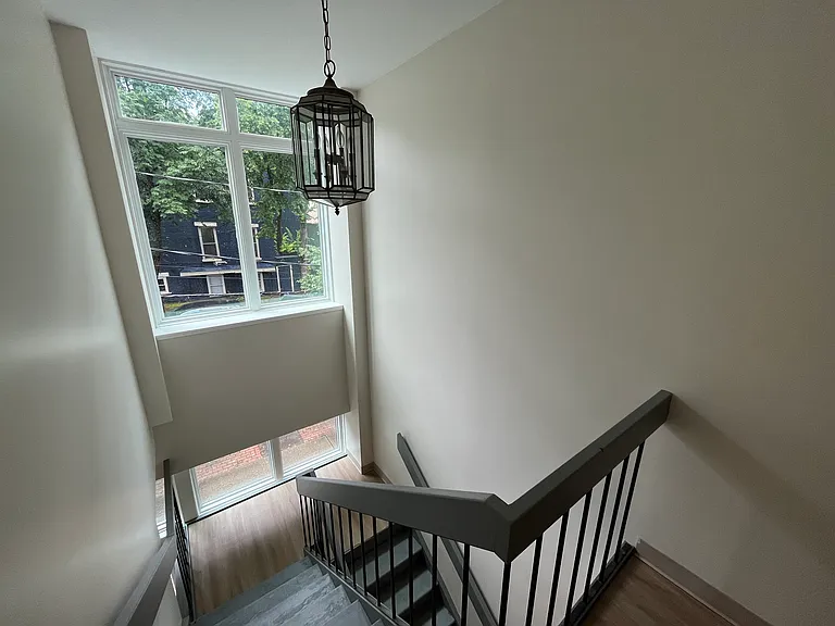 291 Hudson Ave #A — Photo 8