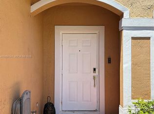 5725 Tuscany Way, Fort Lauderdale, FL 33321