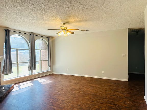 3rd image of 6703 Stone Branch Dr