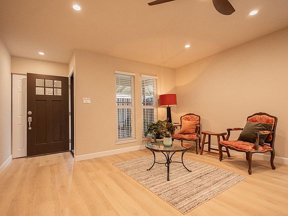 3rd image of 5498 Roundtree Drive #B