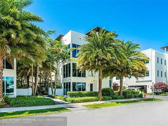 2nd image of 242 Shore Ct #242