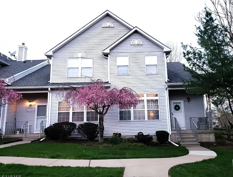 330 Carnegie Ct — Photo 1