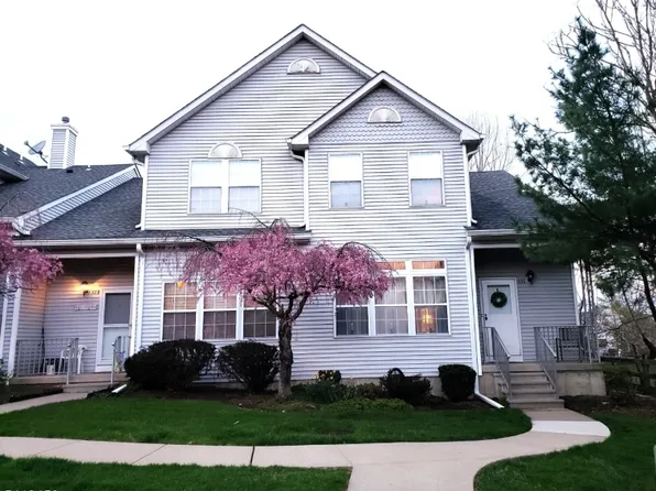 330 Carnegie Ct, Hackettstown, NJ 07840