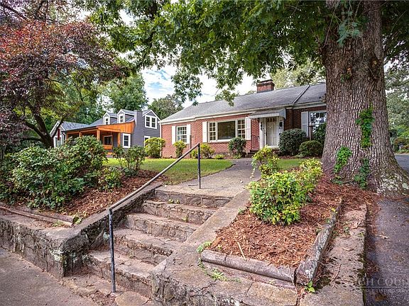 3rd image of 522 Kentwood Street