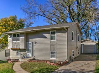 20 Kimberly Dr, Council Bluffs, IA 51503
