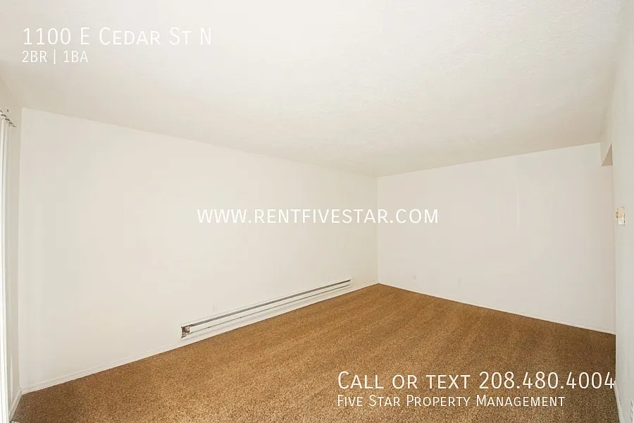 Upstairs Apartment in a Convenient Central Location! — Photo 3