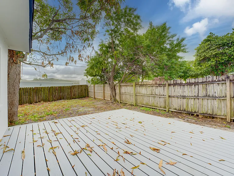 840 Bradley St — Photo 5