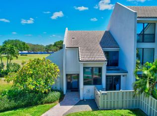 2301 Bridgewood Dr, Boca Raton, FL 33434