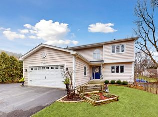 19355 W Forest Ln, Mundelein, IL