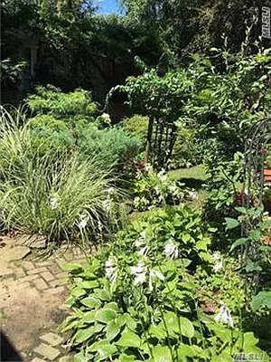 Sold by Madeleine Realty Ltd. | media 4