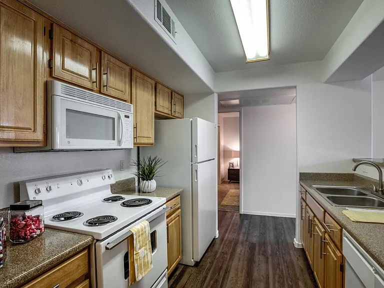 Bella Terra Apartments — Photo 34