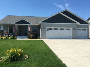 1626 Possum Way, New Richmond, WI 54017