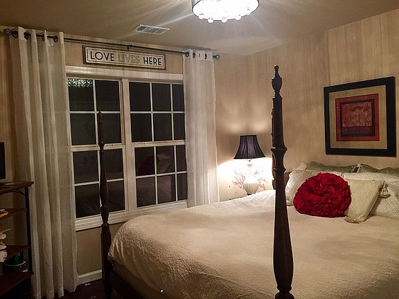 2nd level bedroom