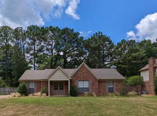 1711 Golden Fields Dr, Germantown, TN 38138