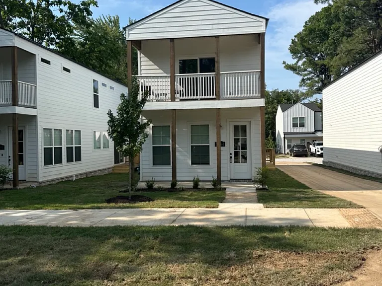 1278 W Hendrix St — Photo 1