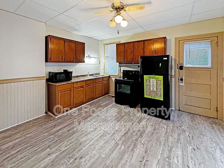 325 Percy St — Photo 4