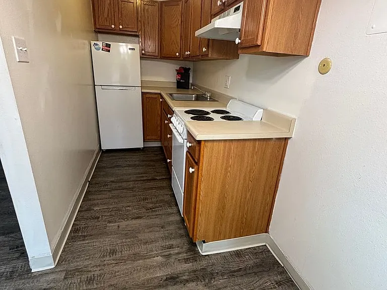 Taylor St Apartment — Photo 36