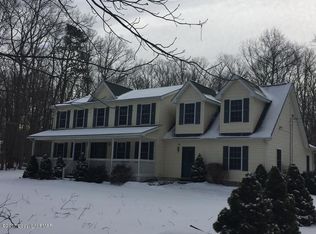 4157 Mill Creek Dr, Cresco, PA 18326