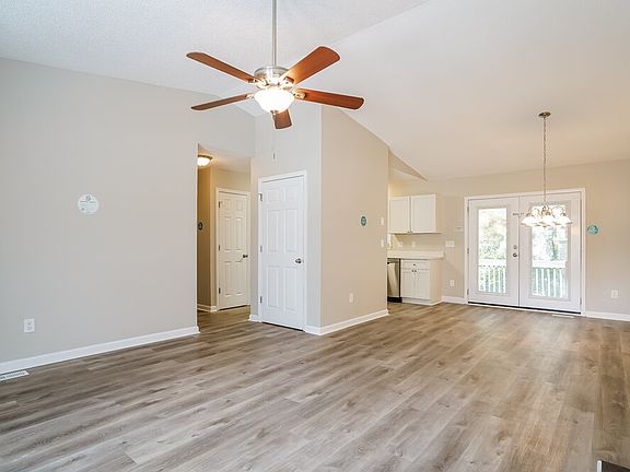 5th image of 1109 Ujamaa Dr