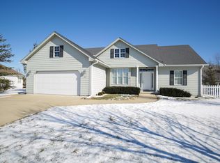 823 N 9th Ave, Winterset, IA 50273