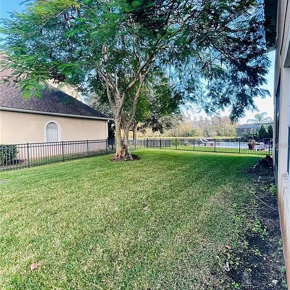 930 Spring Oak Cir — Photo 23