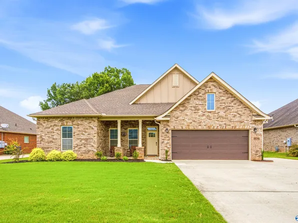18394 Red Tail St, Athens, AL 35613