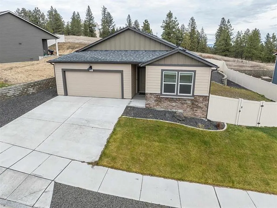 8207 S Avery Rd