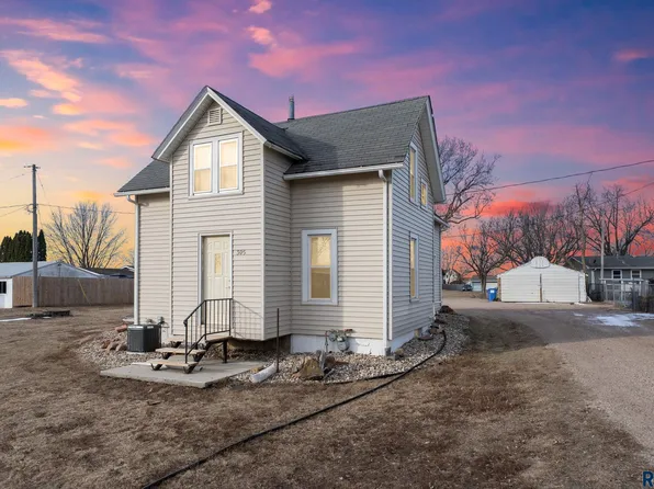 305 S Louise Ave, Worthing, SD 57077