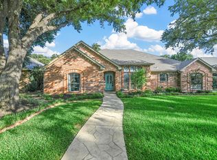 2204 Sapphire Dr, Arlington, TX 76017